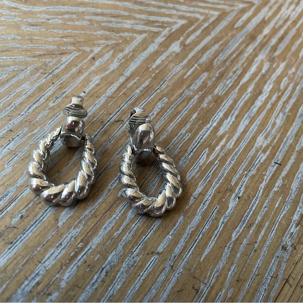 5 pairs of vintage clip on earrings - Picture 7 of 12